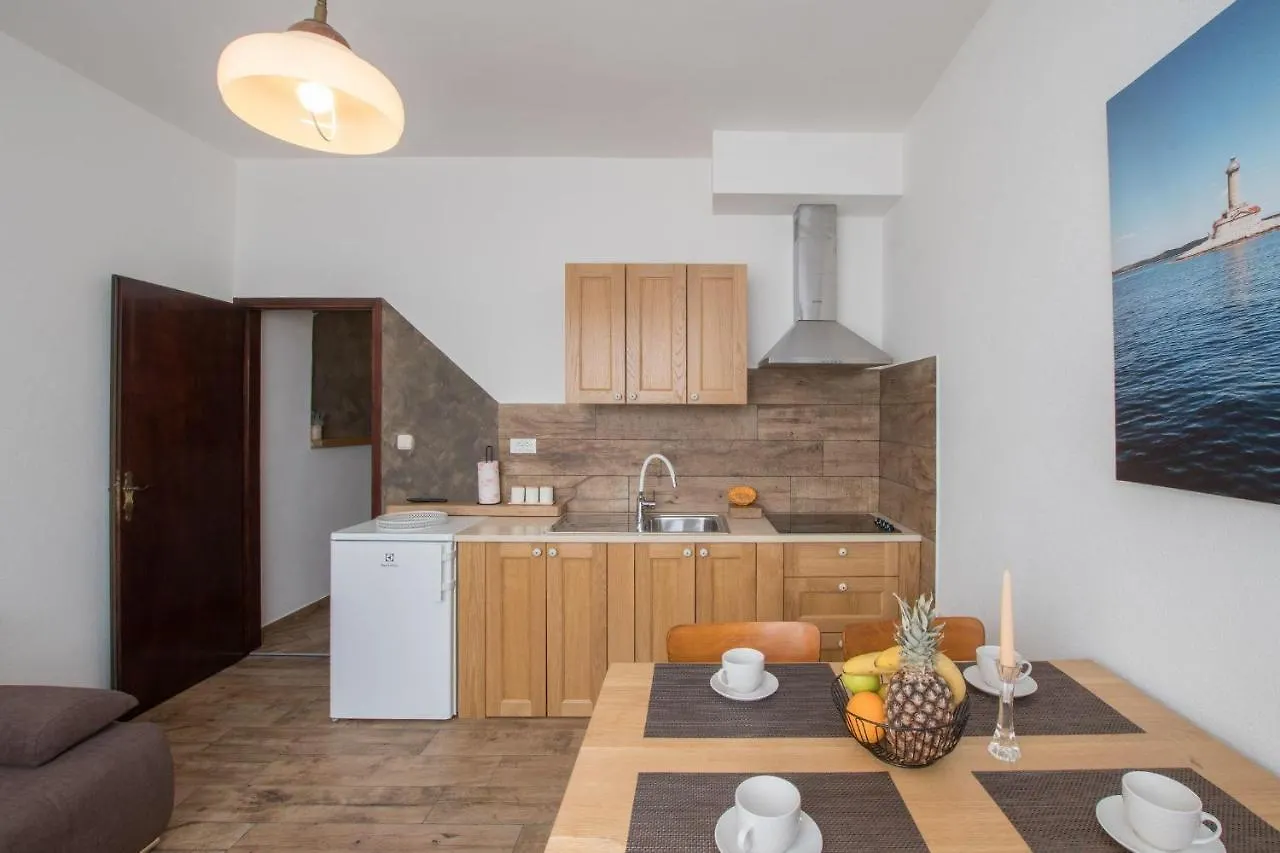 Apartments With A Parking Space Umag - 21070