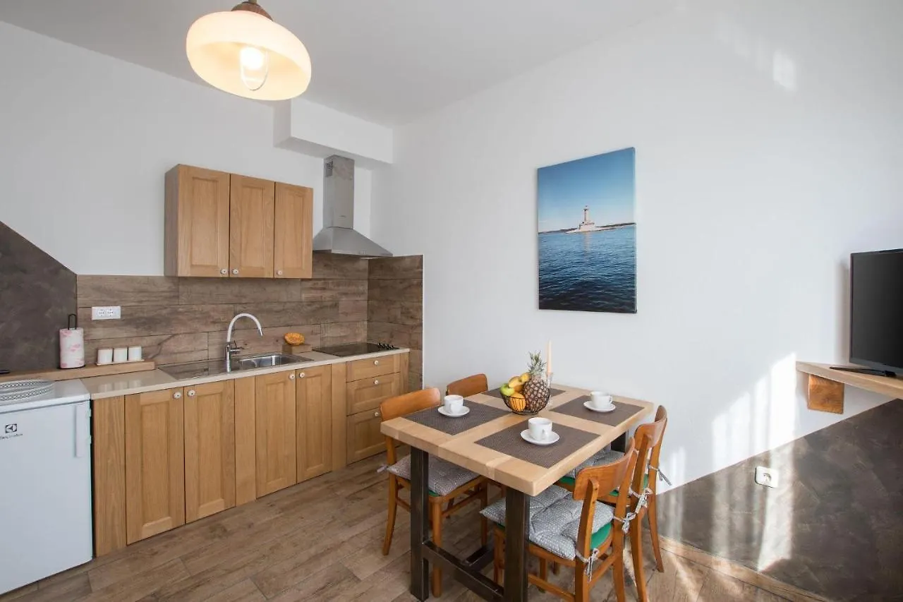 Apartments With A Parking Space Umag - 21070